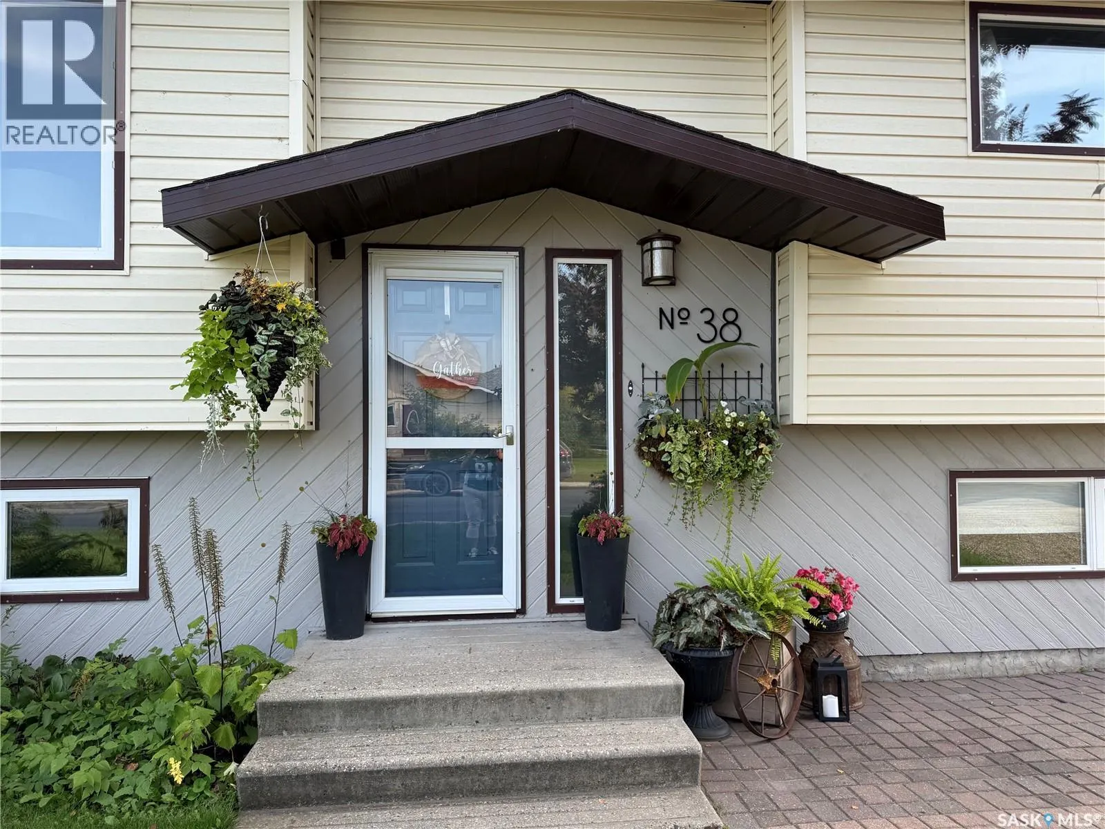 38 Howard CRESCENT