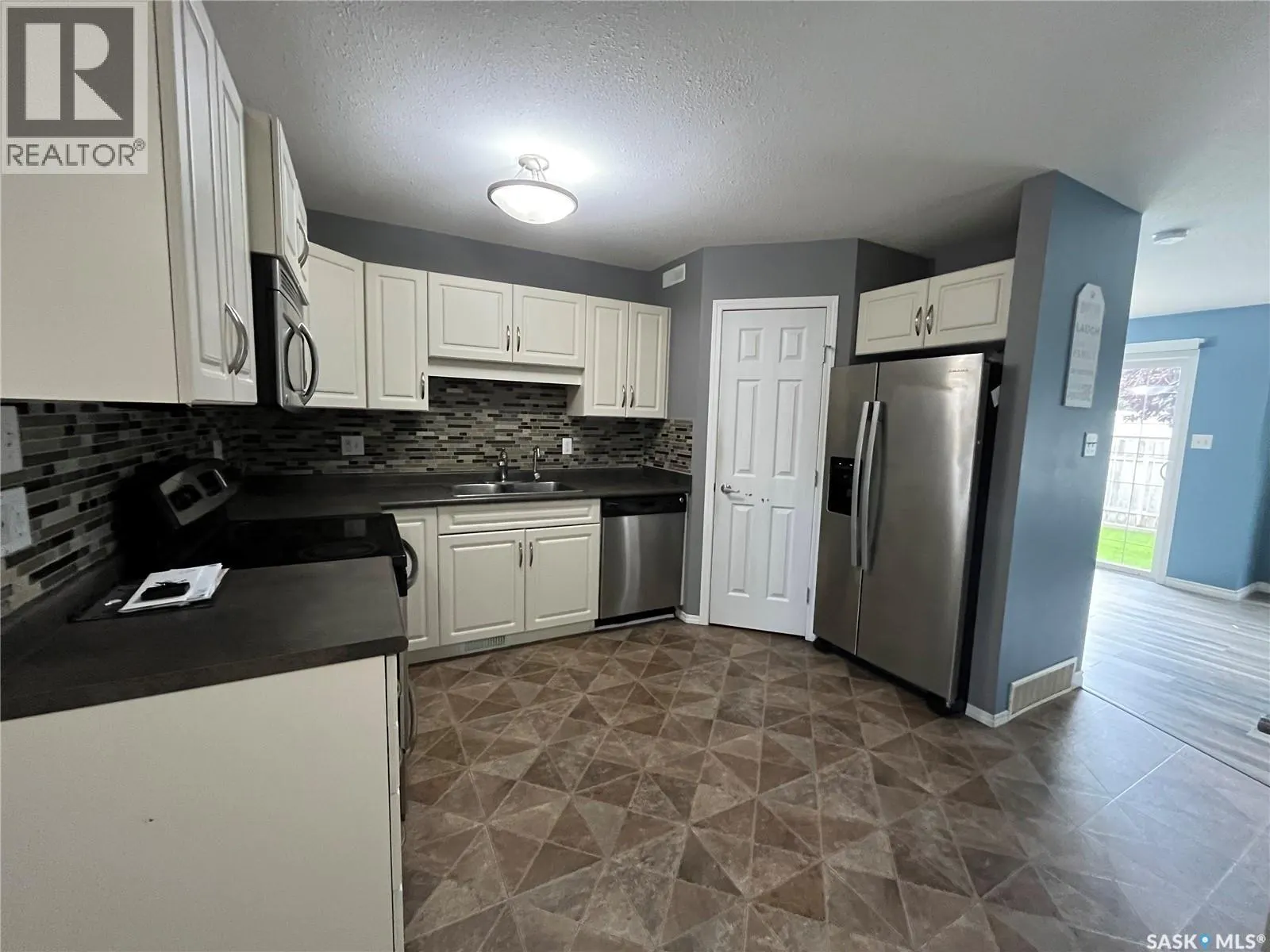 114 503 Colonel Otter DRIVE