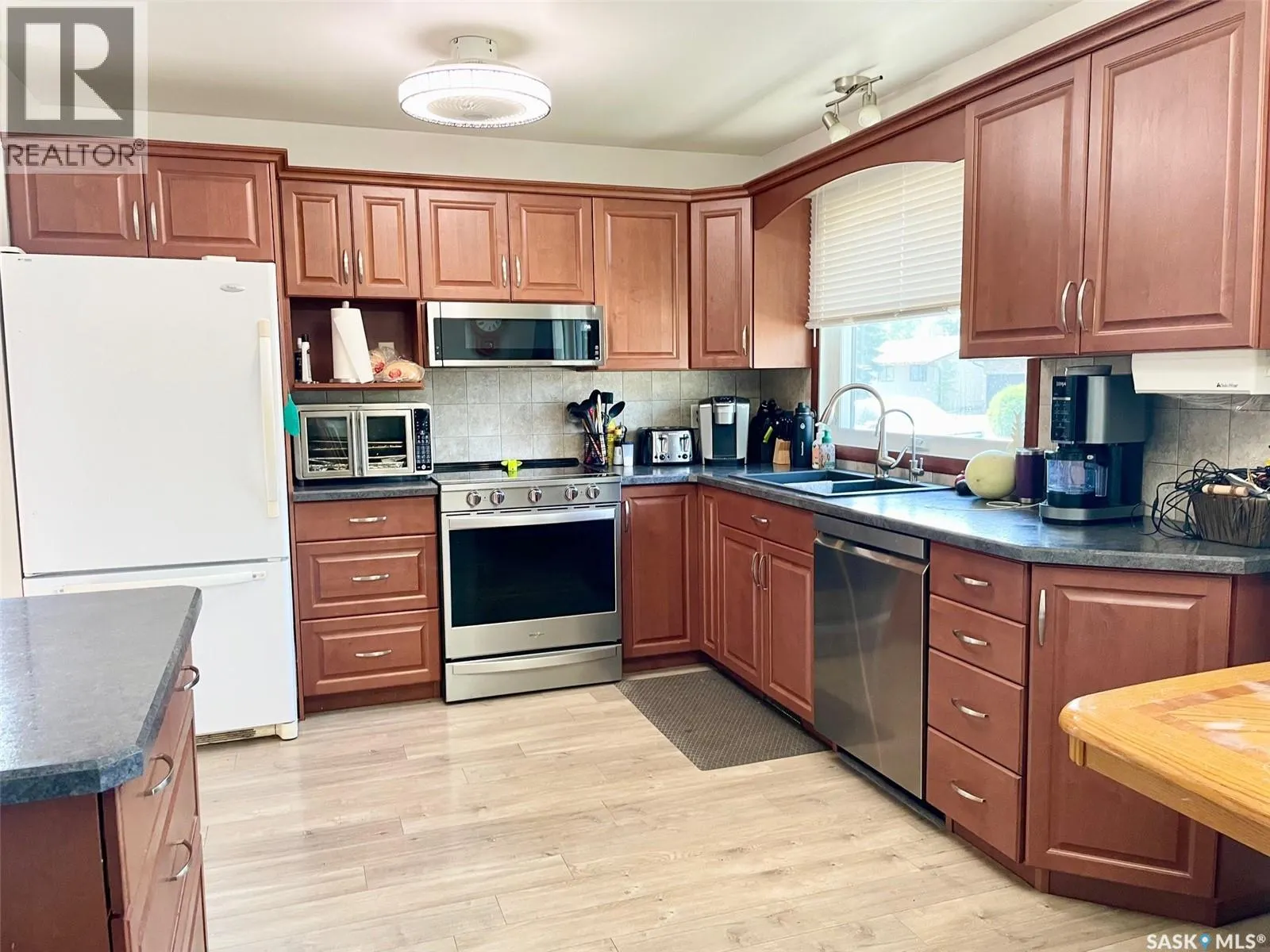 73 Cedarwood CRESCENT