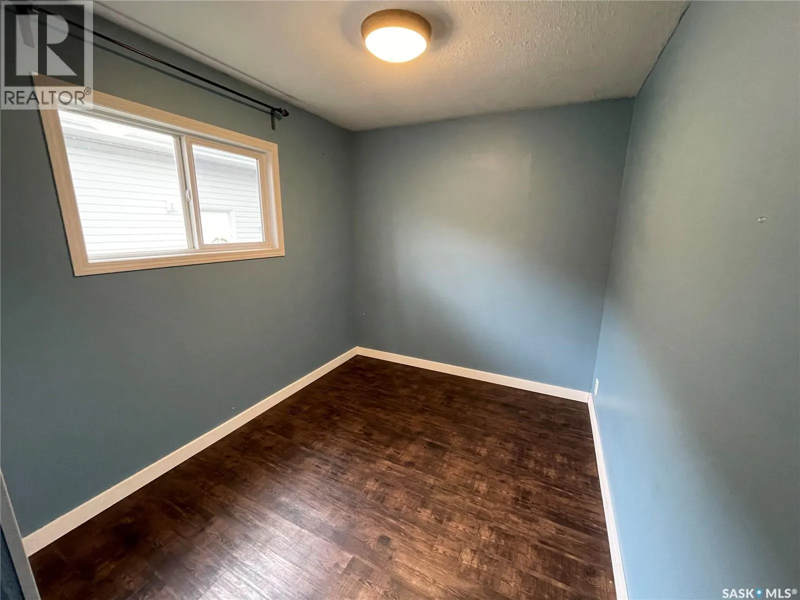 409 4th STREET W