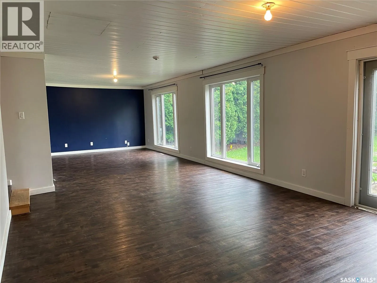 409 4th STREET W