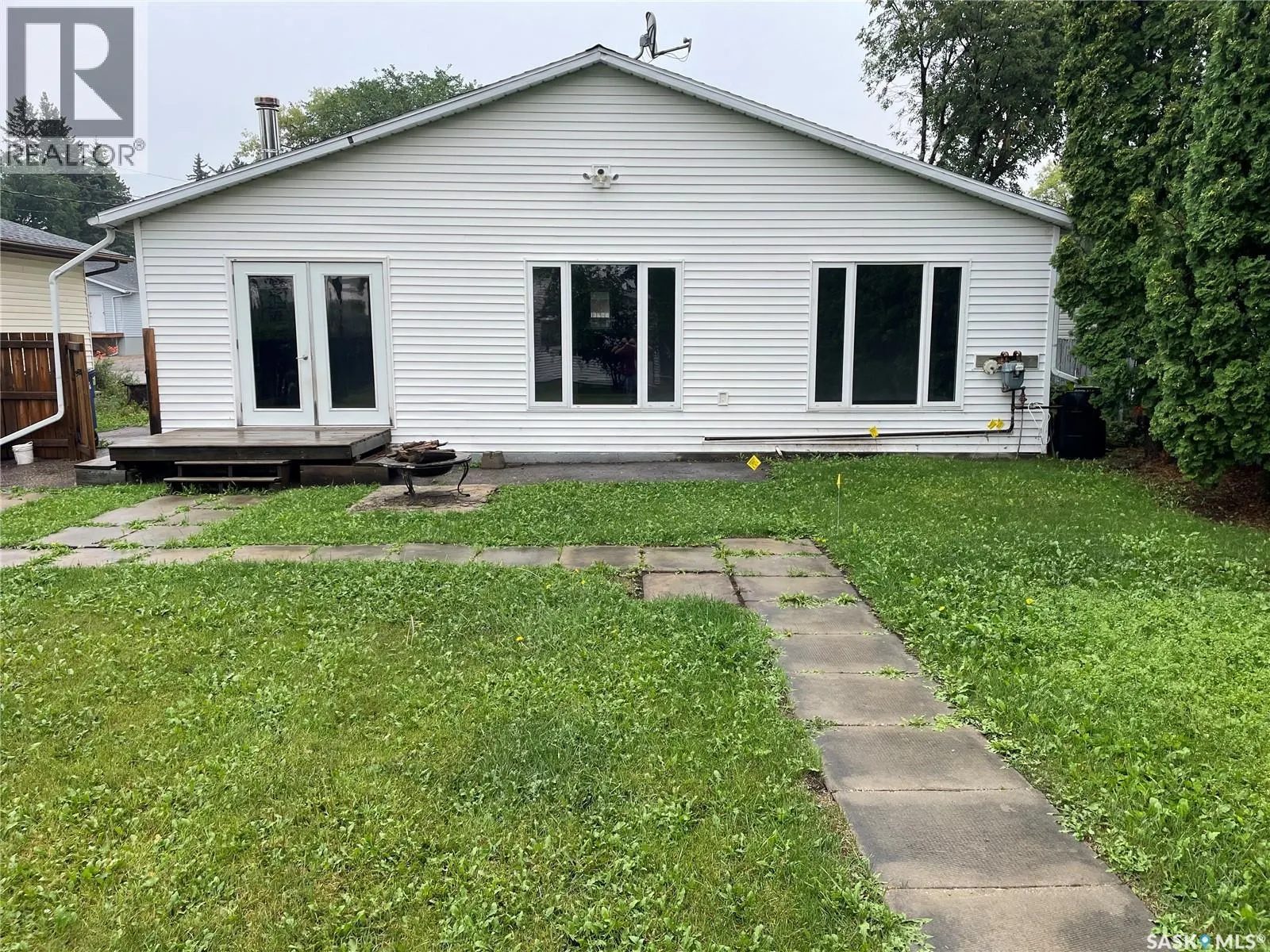 409 4th STREET W