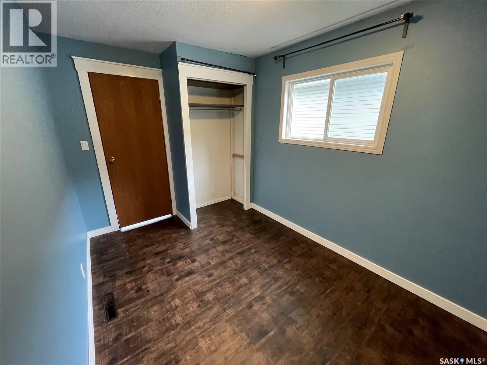 409 4th STREET W