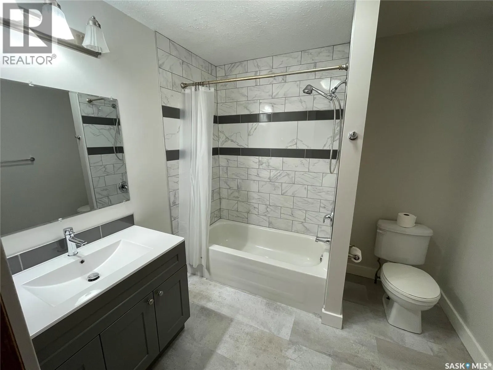 409 4th STREET W