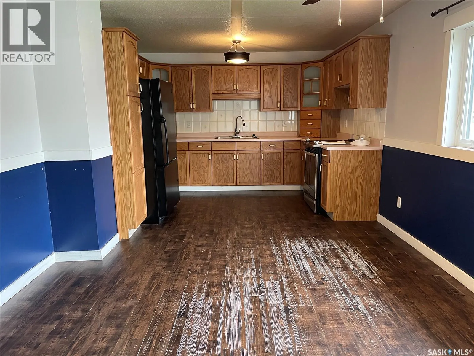 409 4th STREET W