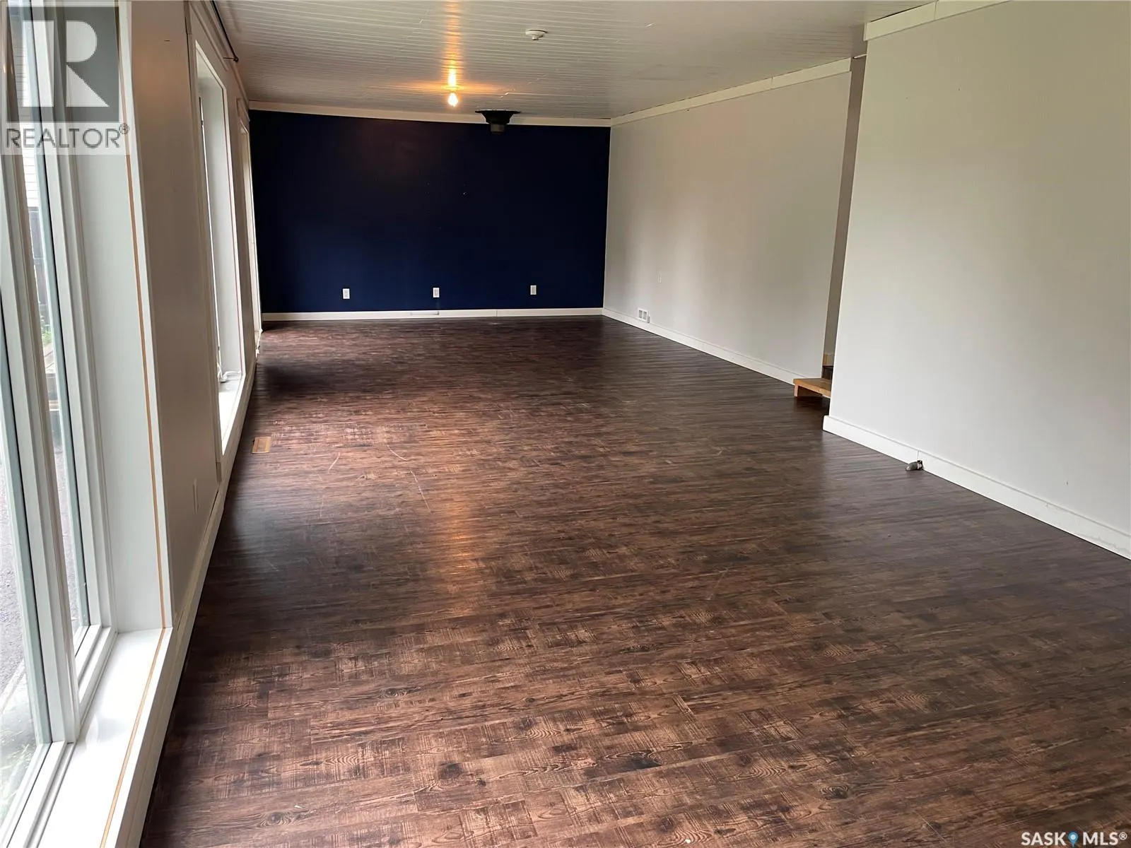 409 4th STREET W