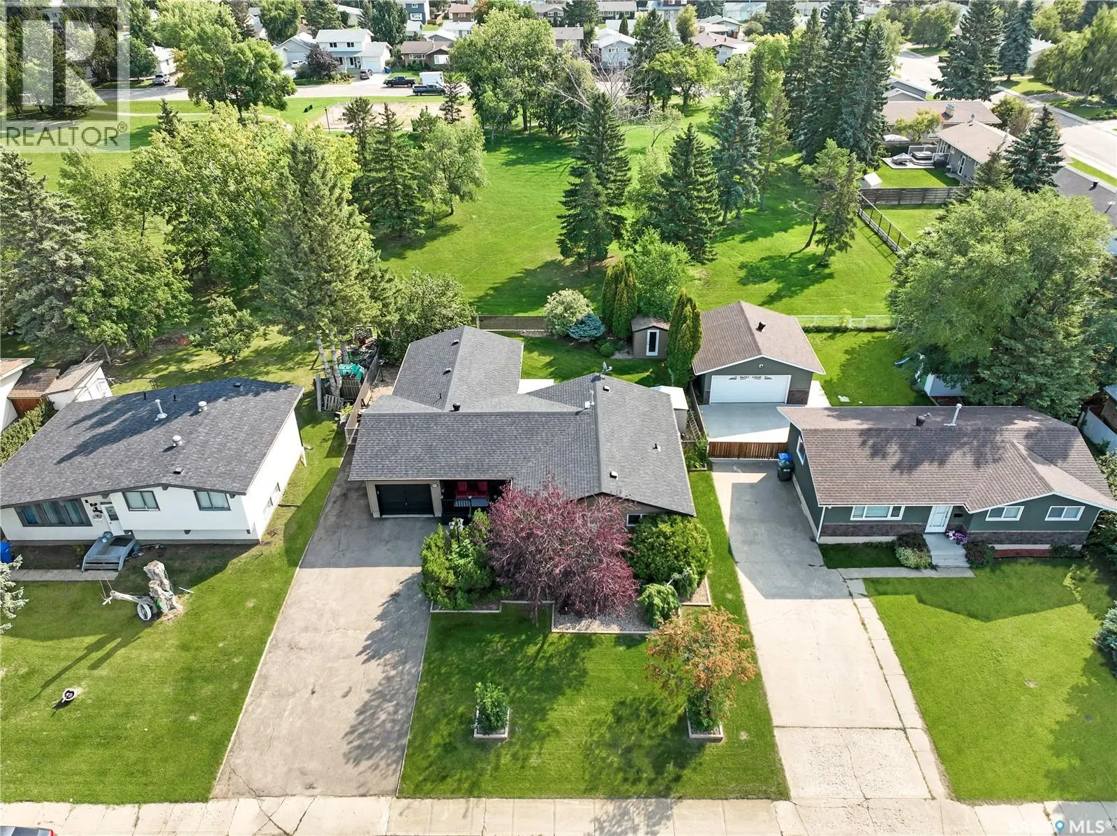 3078 6th AVENUE W