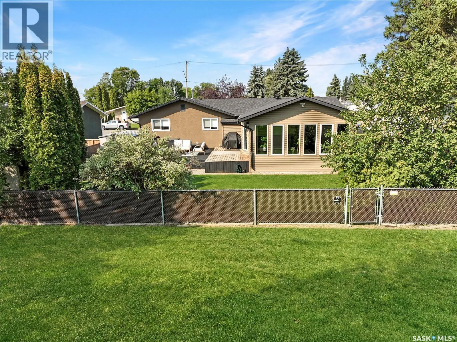 3078 6th AVENUE W