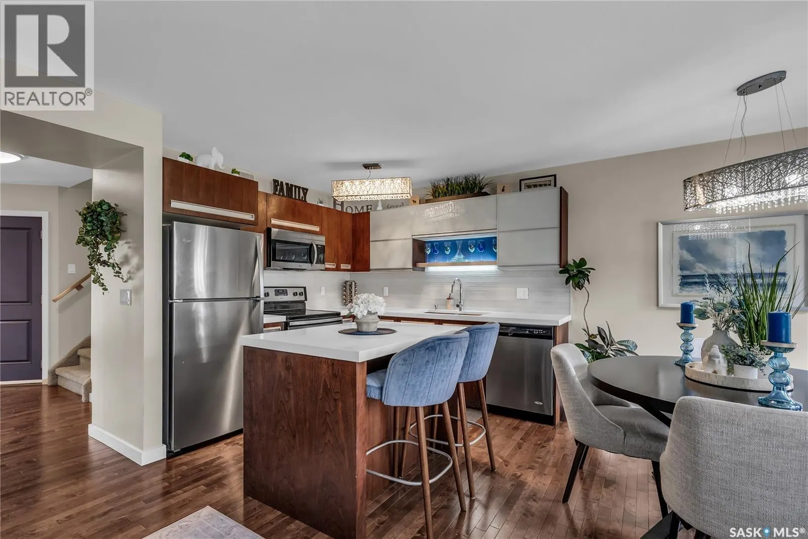 315 1303 Paton CRESCENT