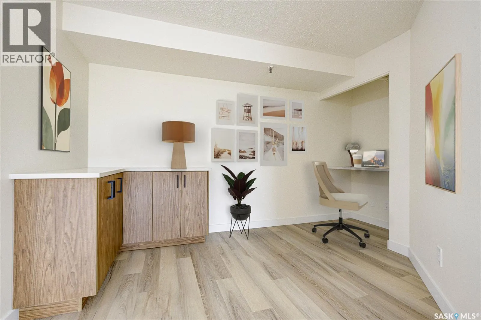 470 424 Spadina CRESCENT E
