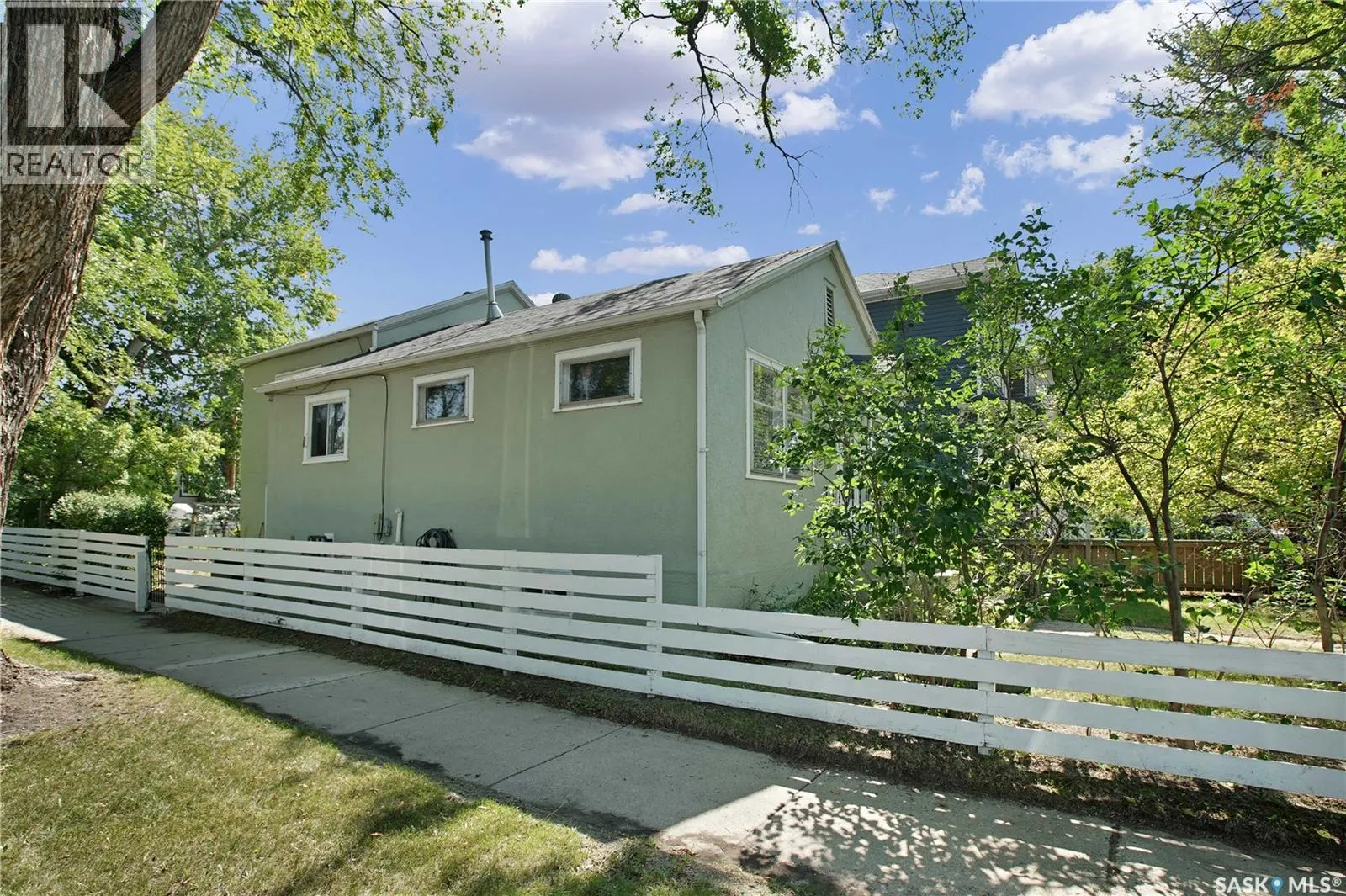 1301 Broadway AVENUE