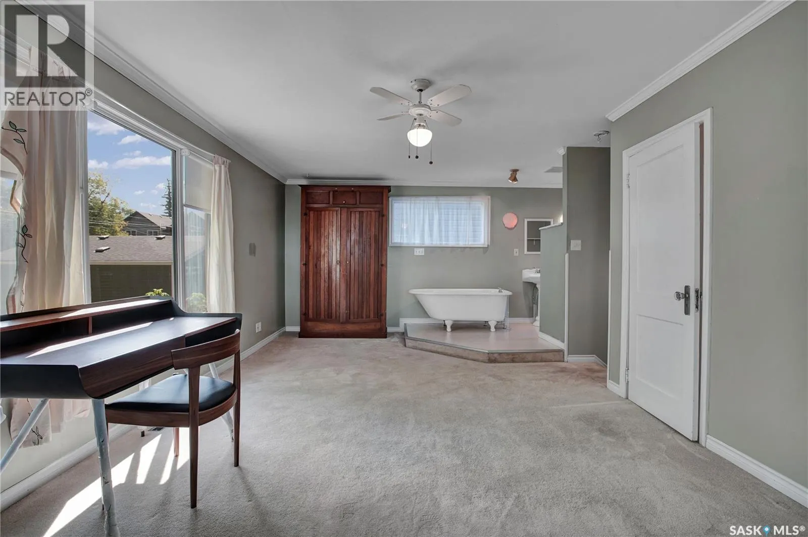 1301 Broadway AVENUE