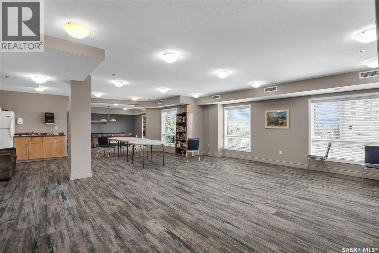 1205 902 Spadina CRESCENT E