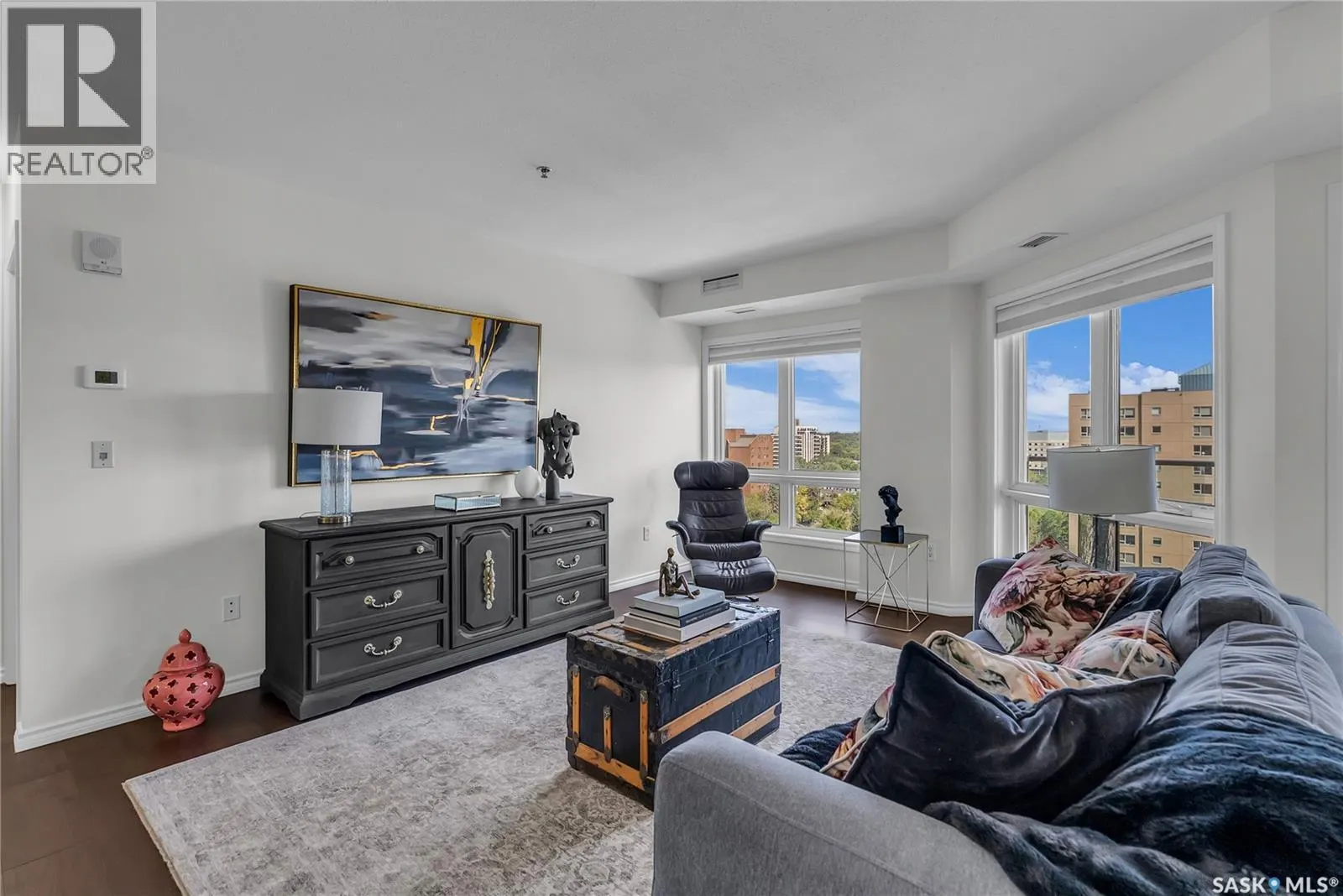 1205 902 Spadina CRESCENT E