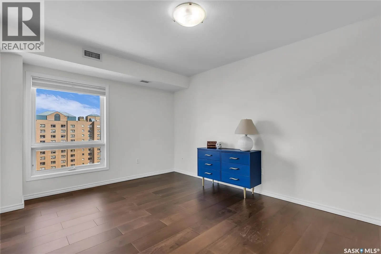 1205 902 Spadina CRESCENT E