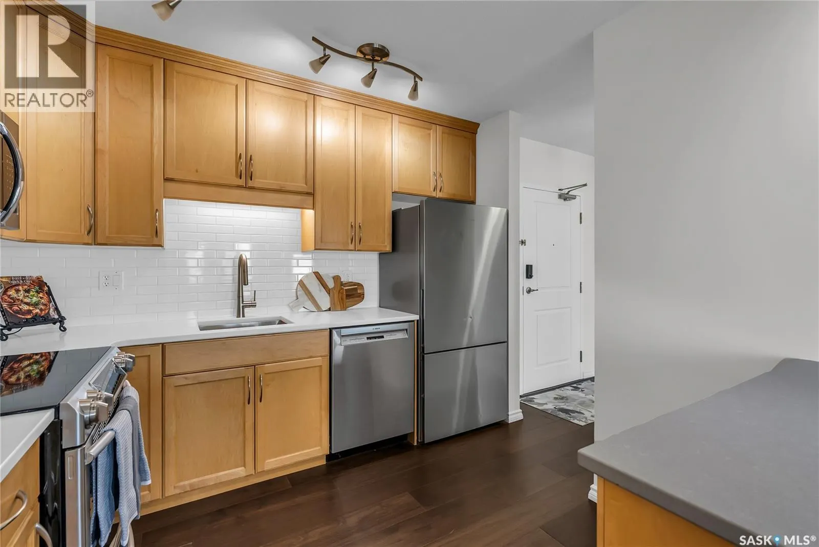 1205 902 Spadina CRESCENT E