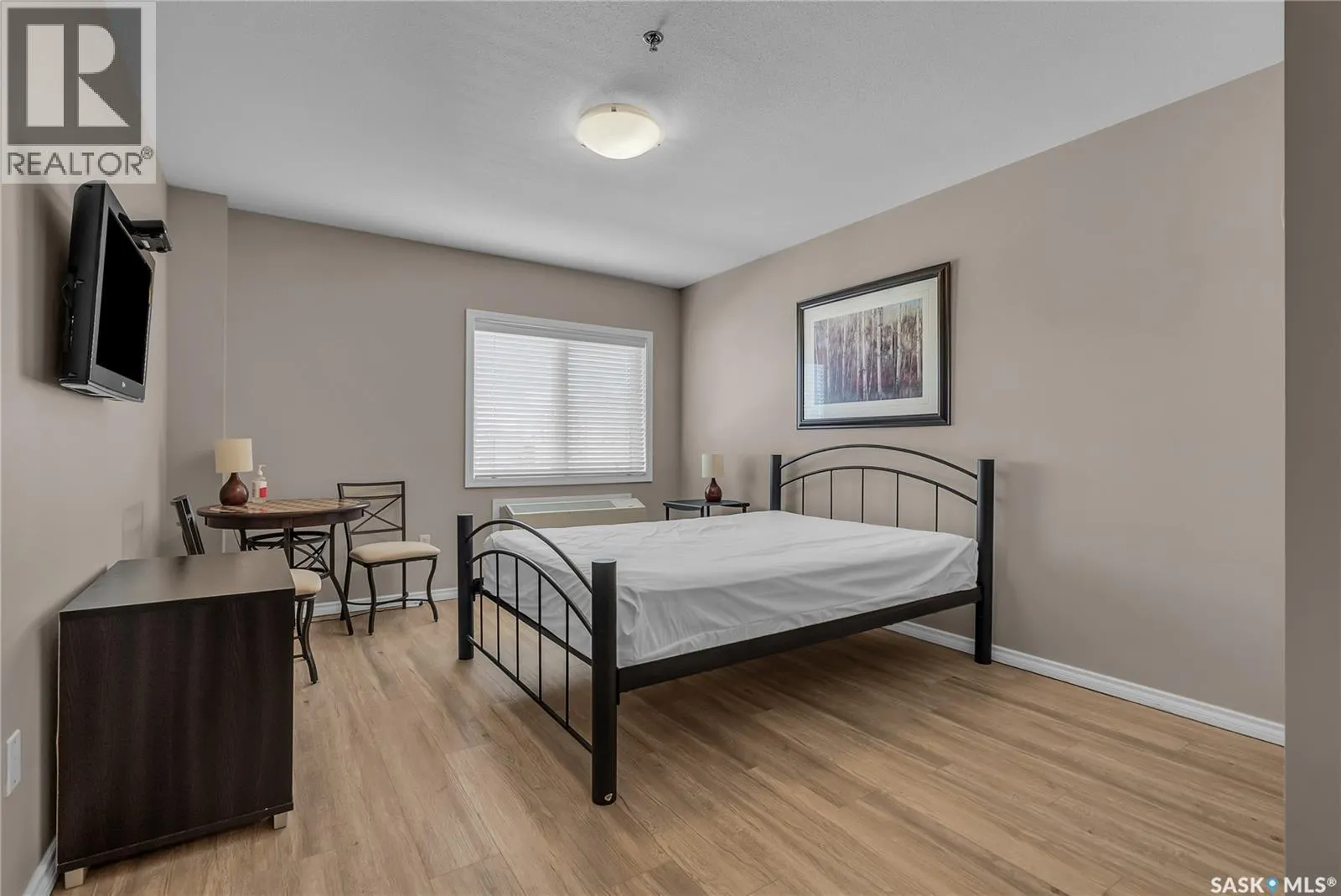 1205 902 Spadina CRESCENT E
