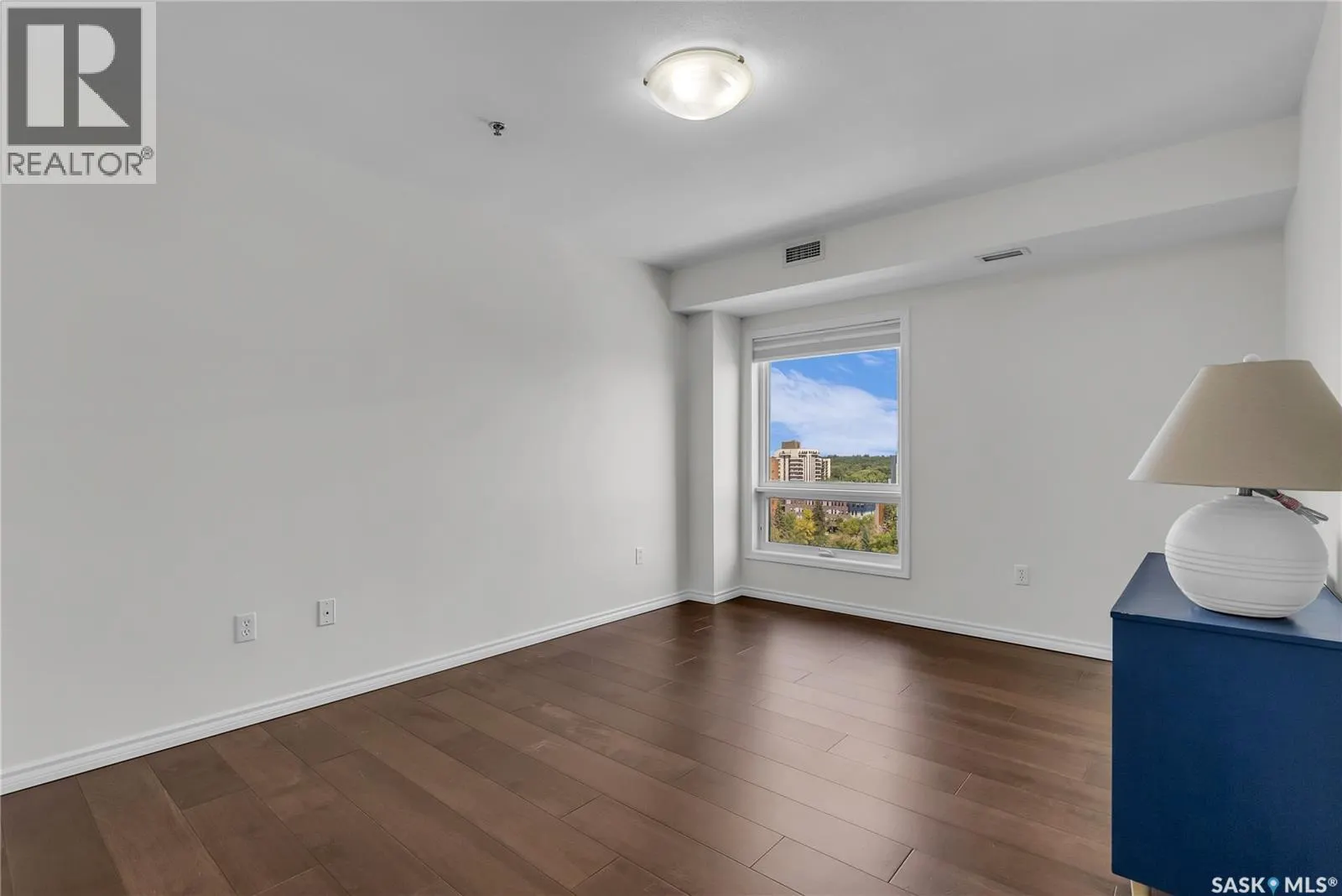 1205 902 Spadina CRESCENT E