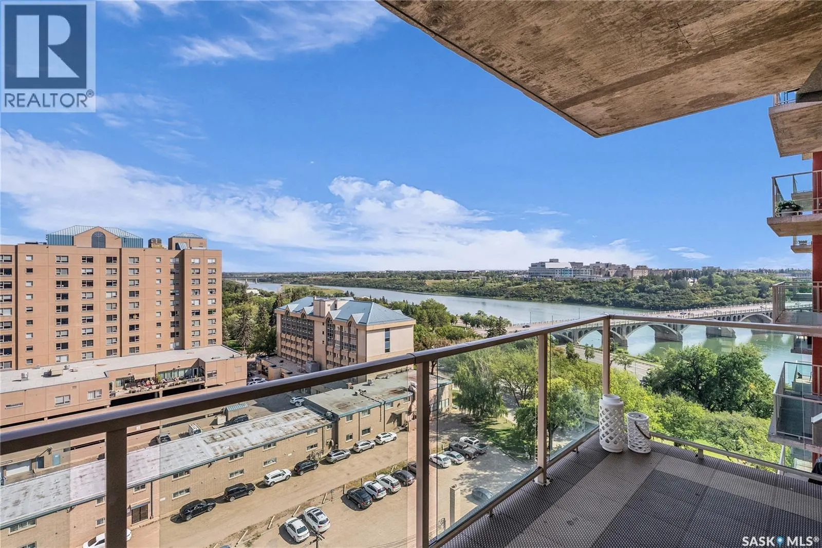1205 902 Spadina CRESCENT E