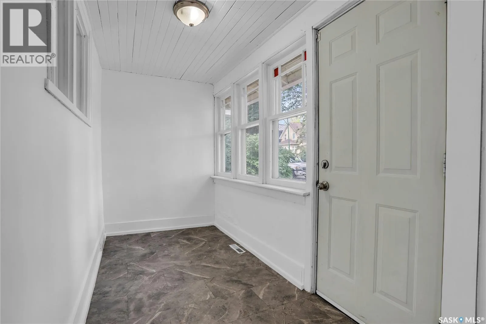 107 28th STREET W