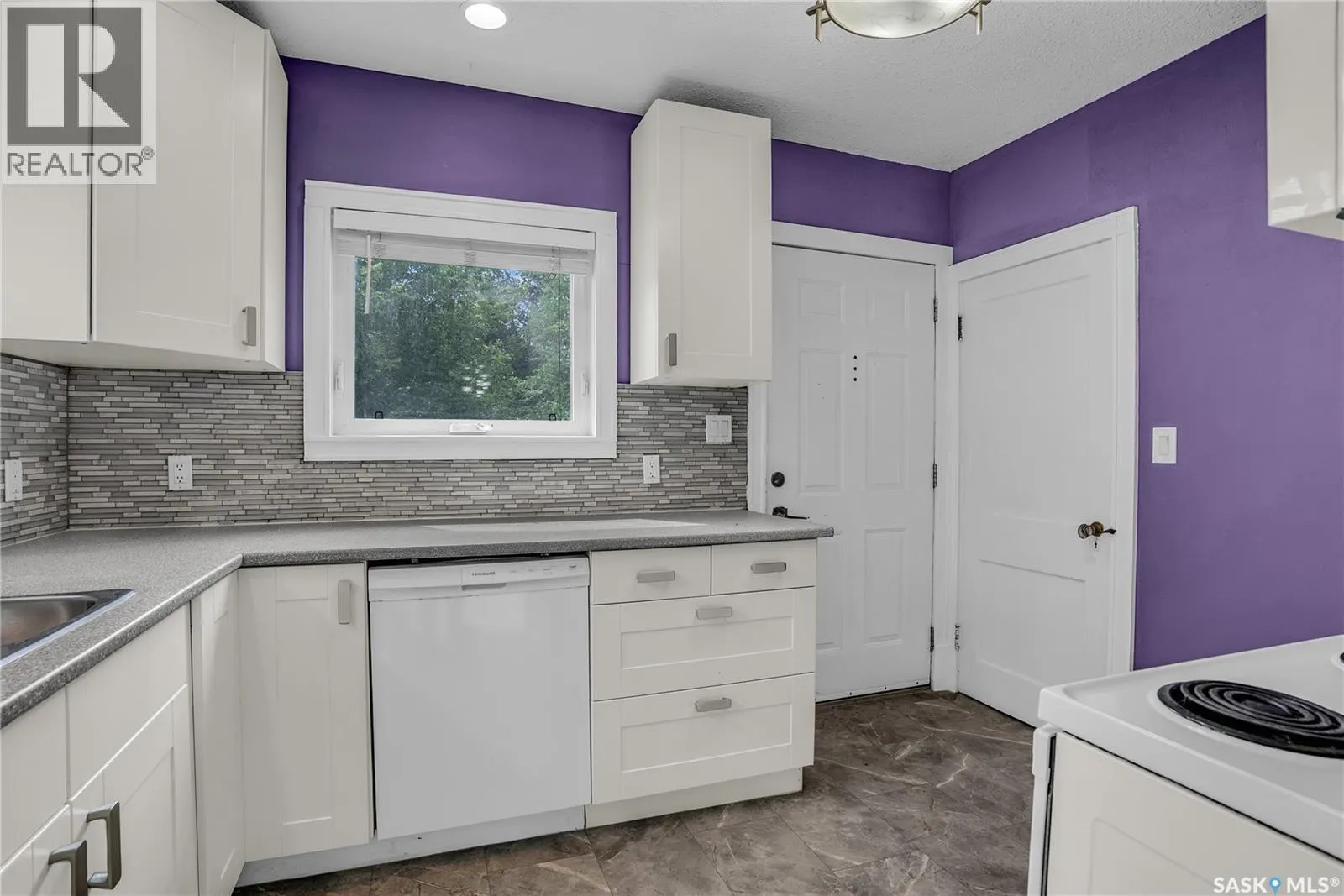 107 28th STREET W