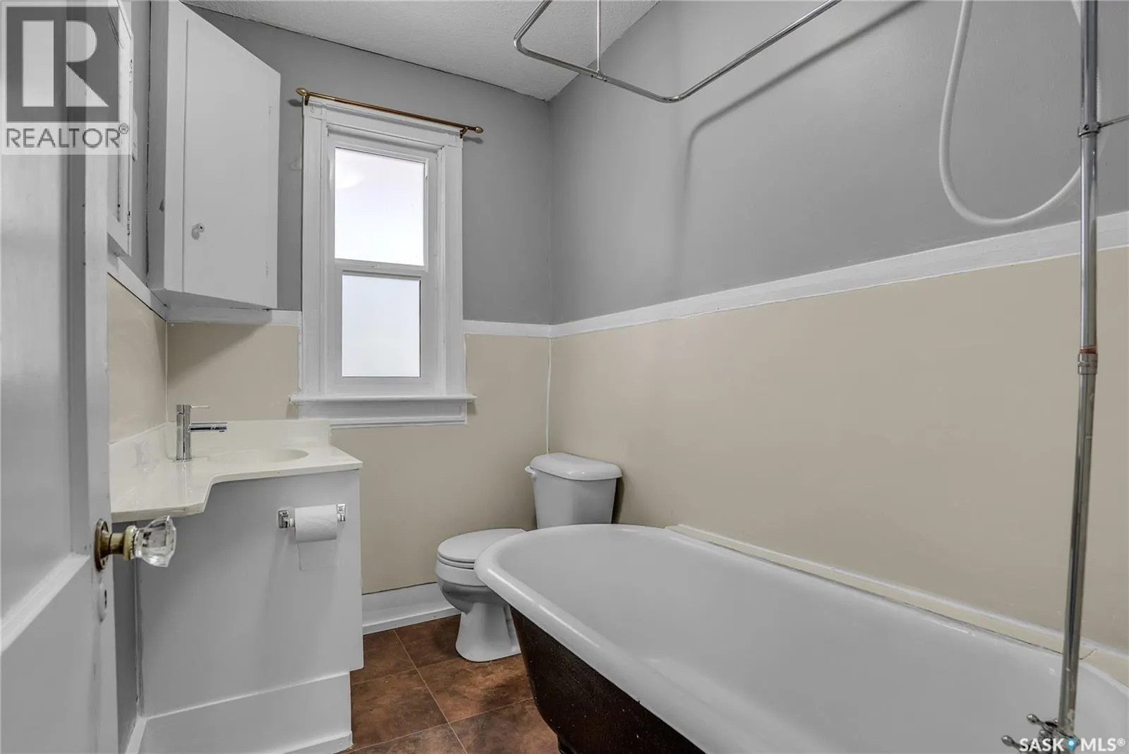 107 28th STREET W