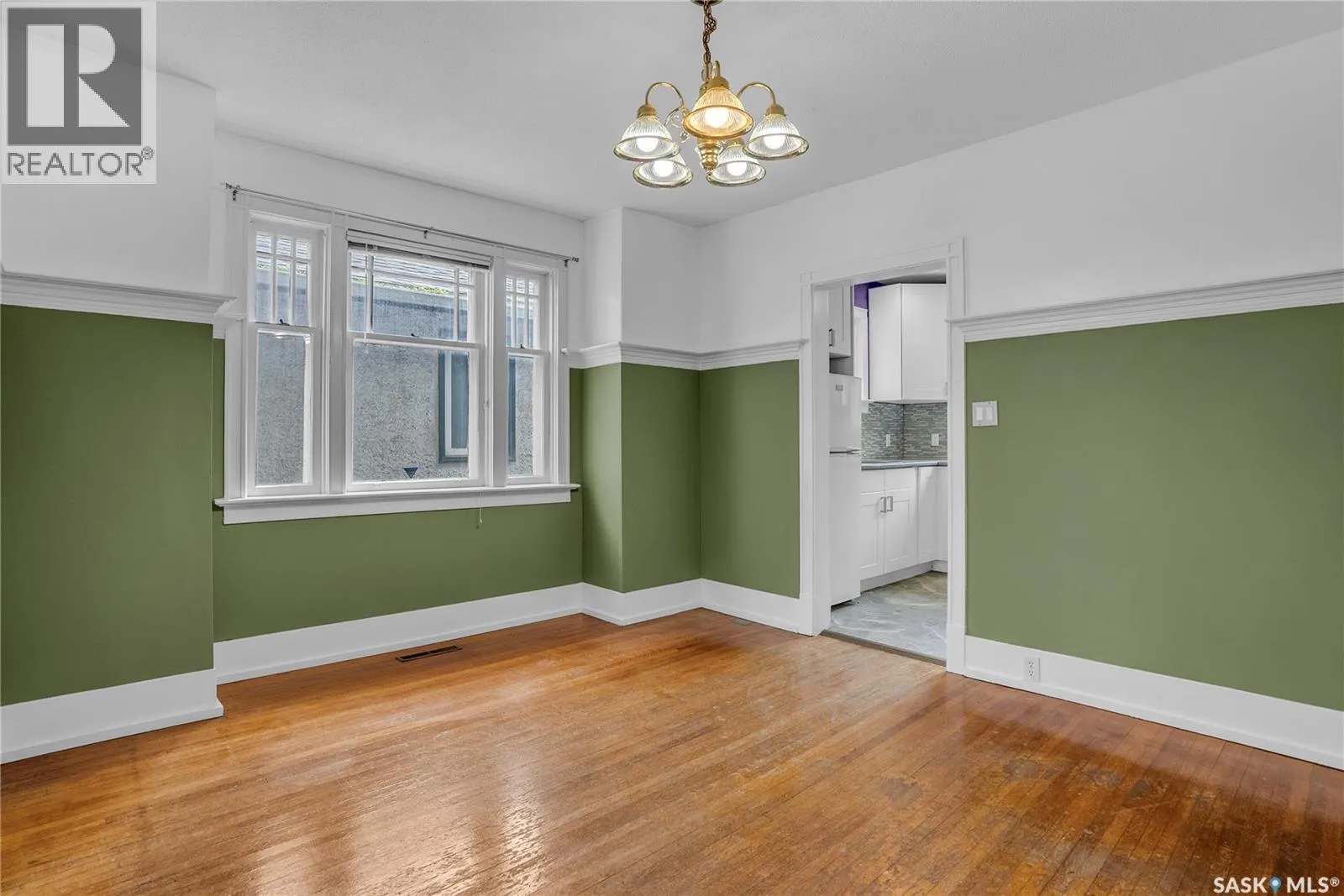107 28th STREET W