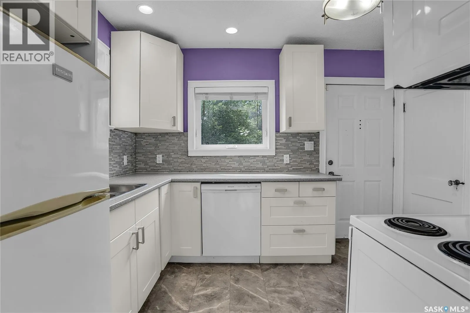 107 28th STREET W