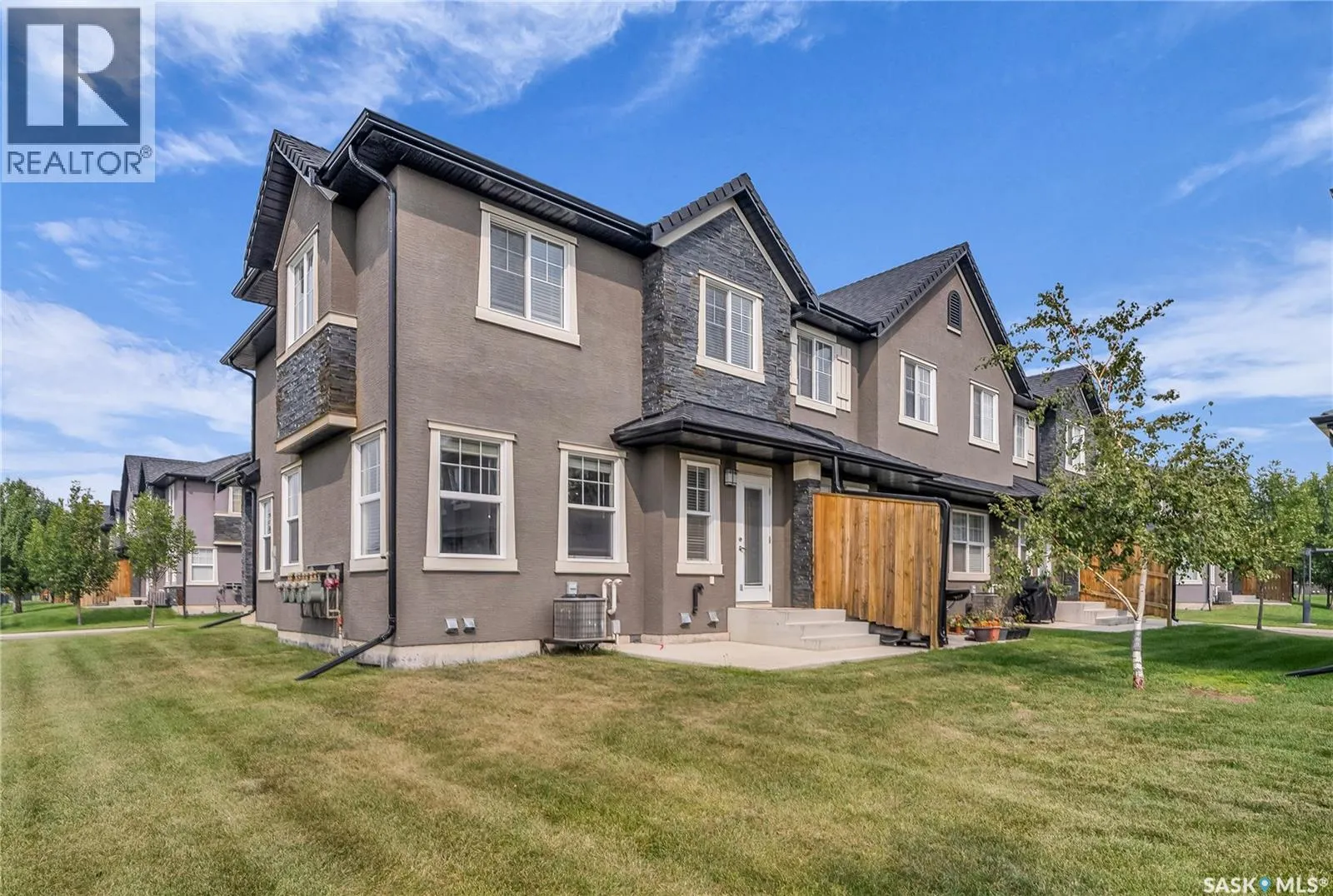 101 1303 Paton CRESCENT