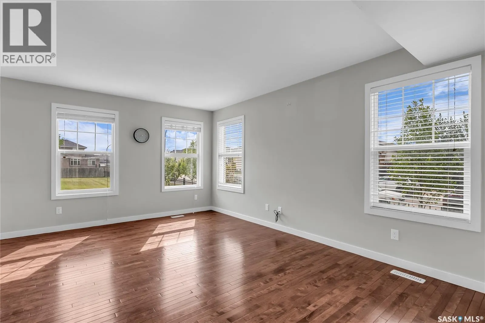 101 1303 Paton CRESCENT