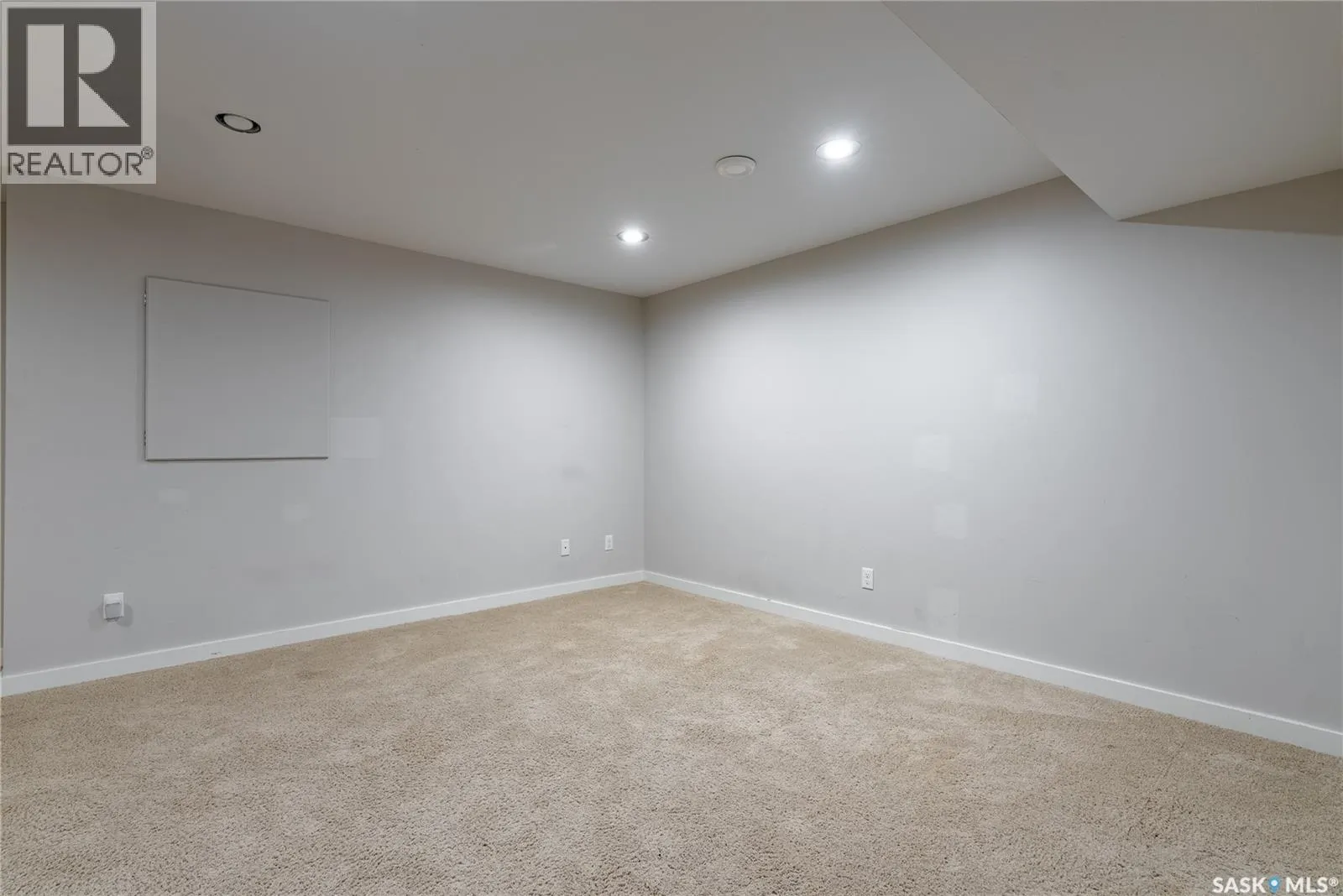 101 1303 Paton CRESCENT