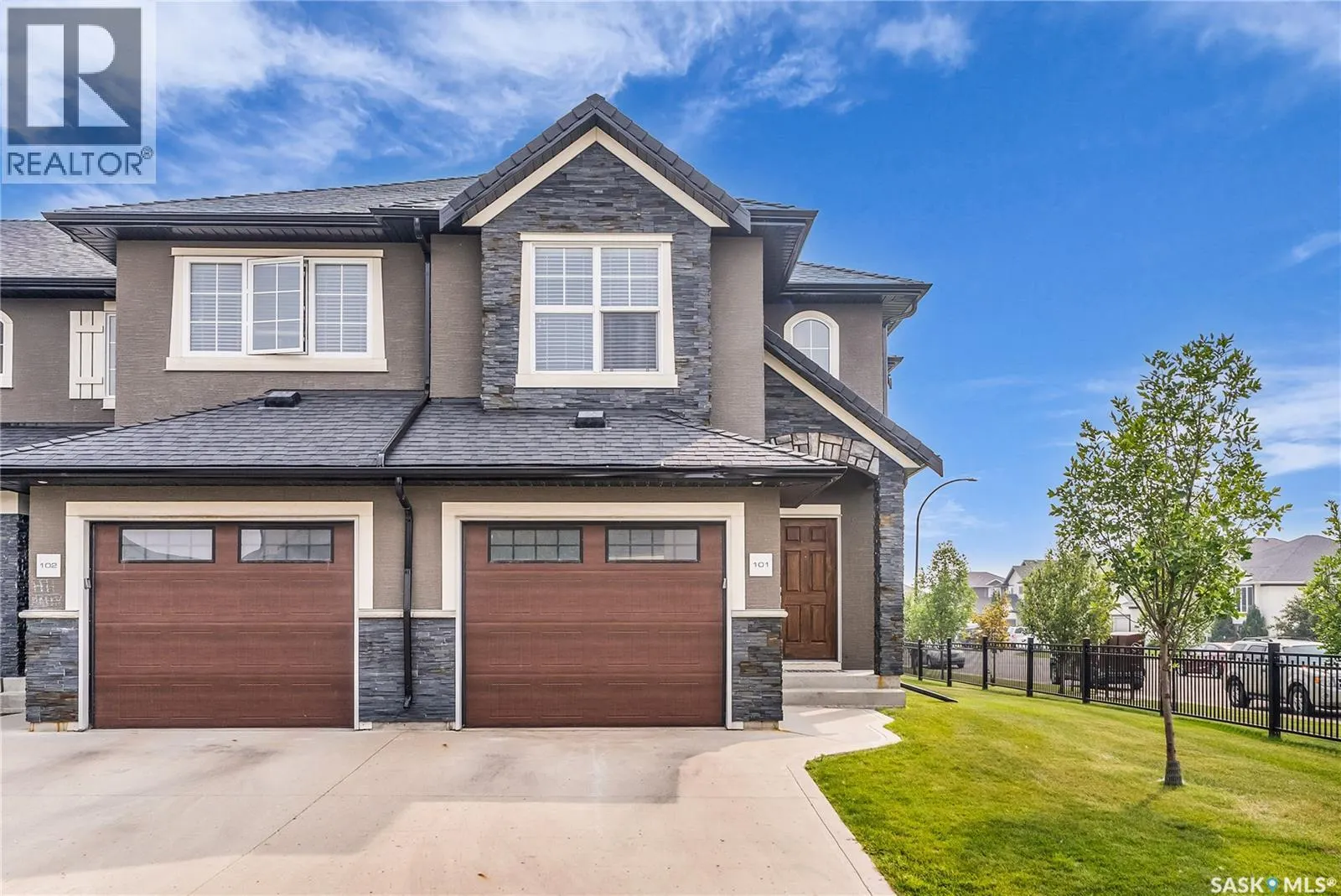 101 1303 Paton CRESCENT