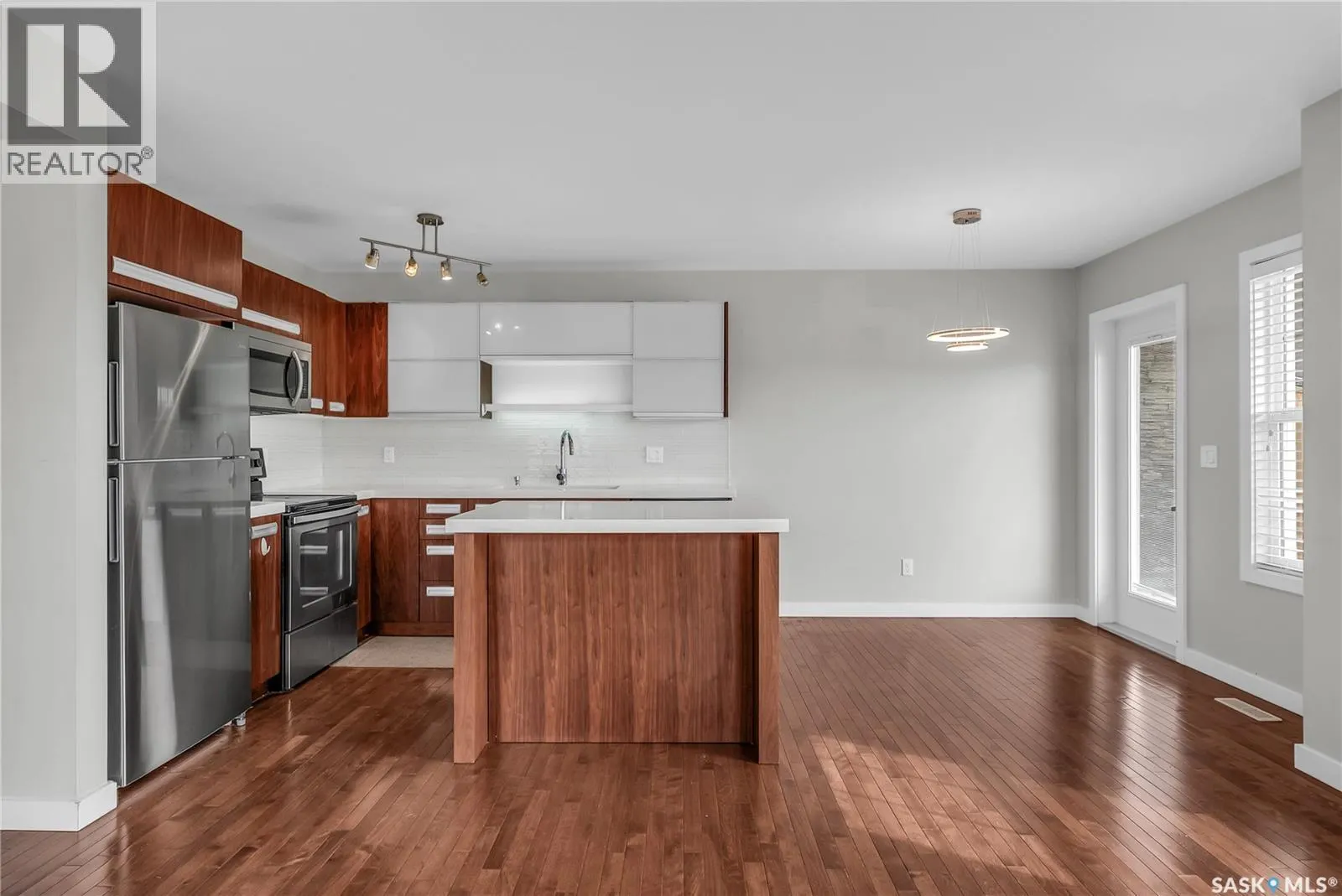 101 1303 Paton CRESCENT