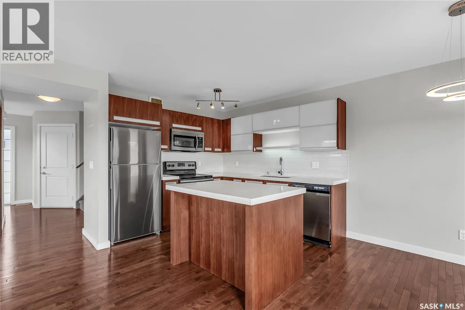 101 1303 Paton CRESCENT