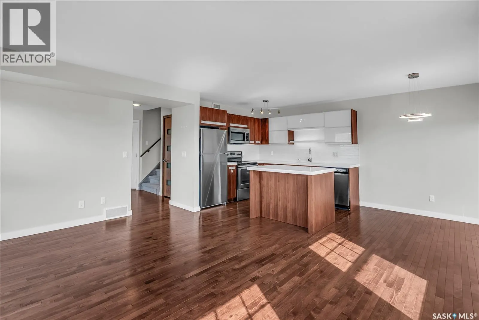 101 1303 Paton CRESCENT
