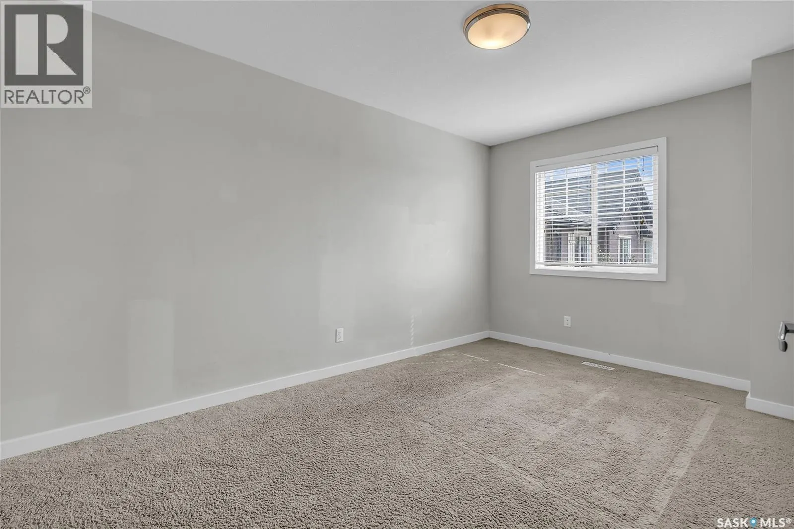 101 1303 Paton CRESCENT