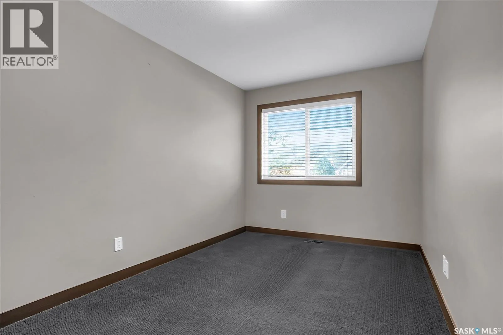 115 2ND STREET E
