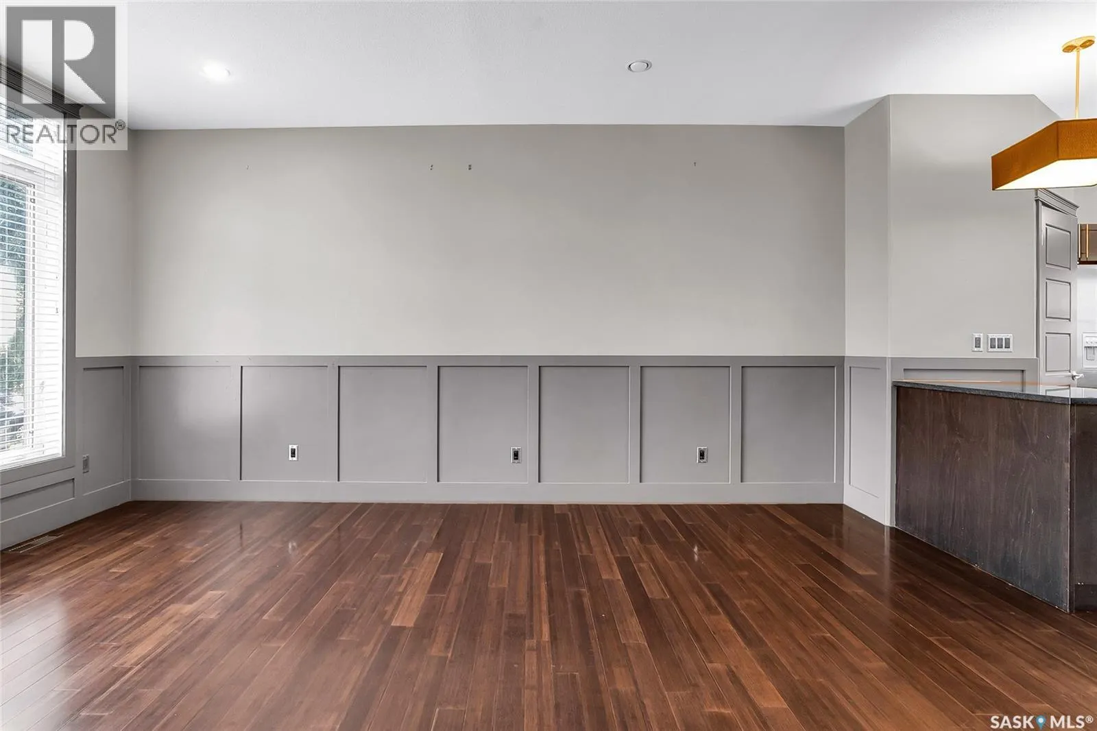 115 2ND STREET E