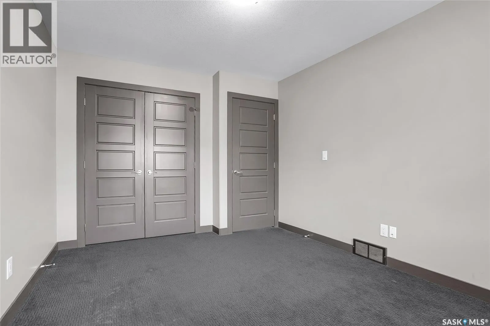 115 2ND STREET E