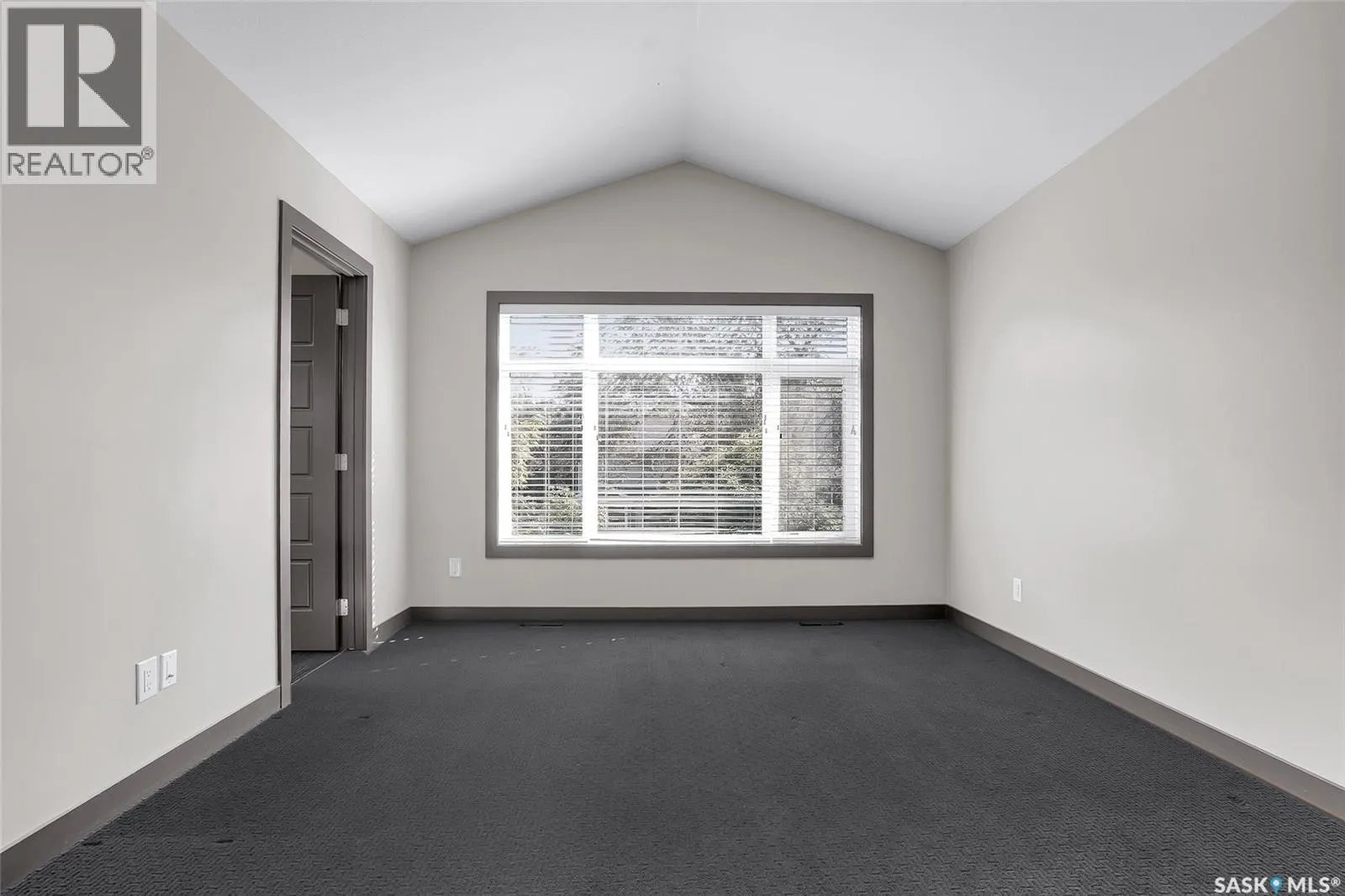 115 2ND STREET E