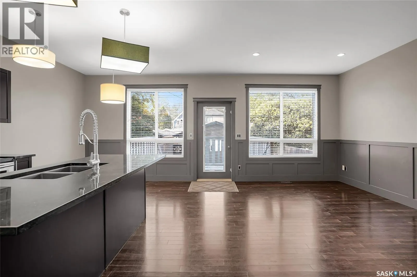115 2ND STREET E