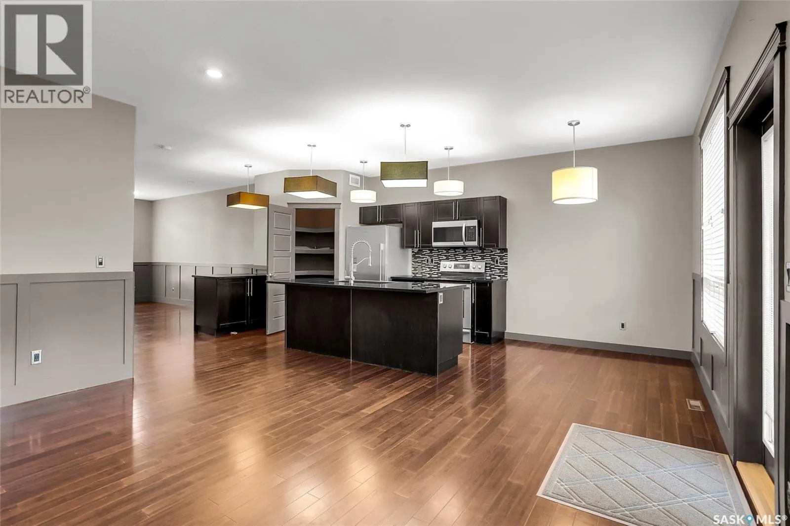 115 2ND STREET E