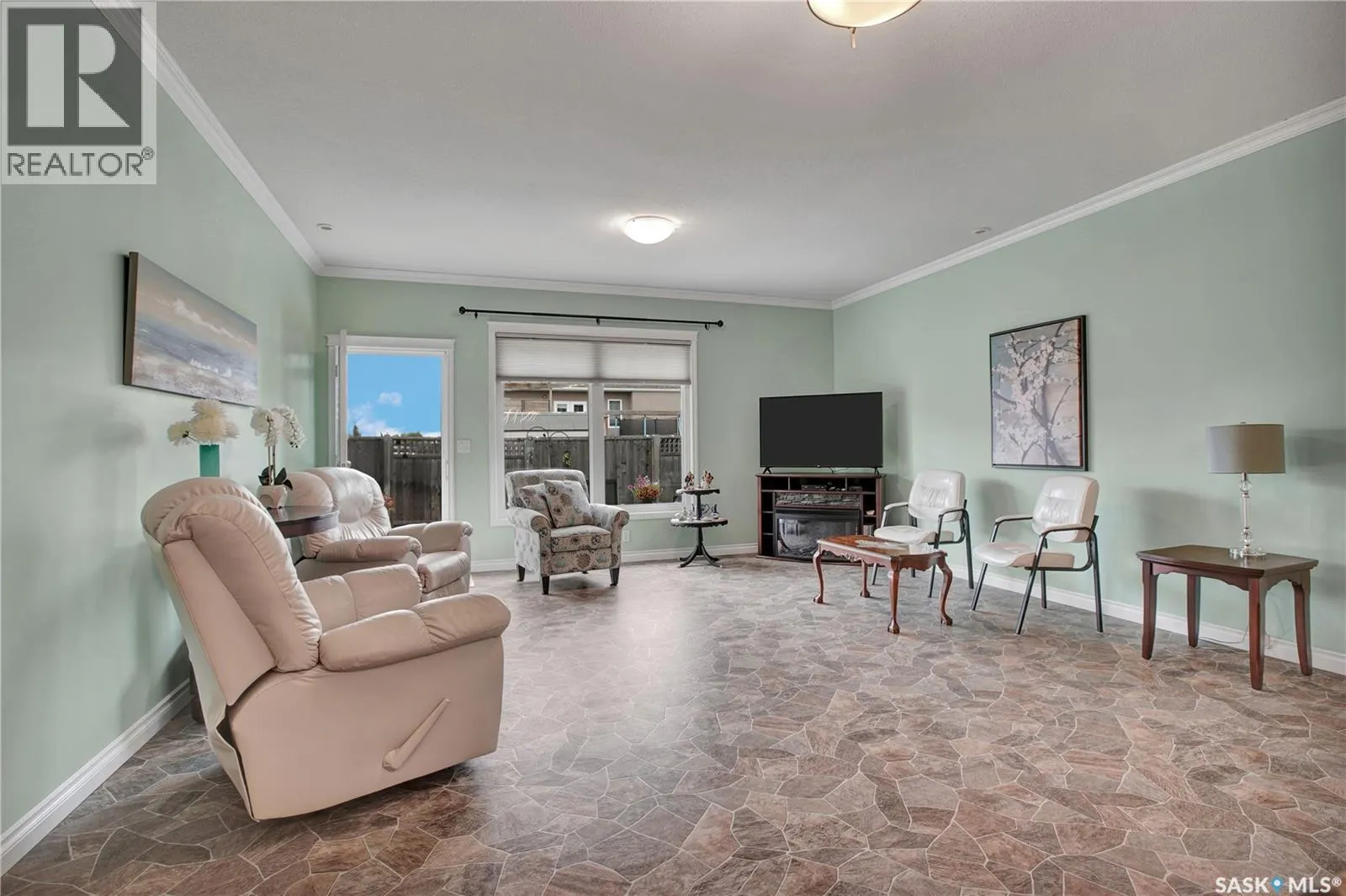 1 100 Brooklyn LANE