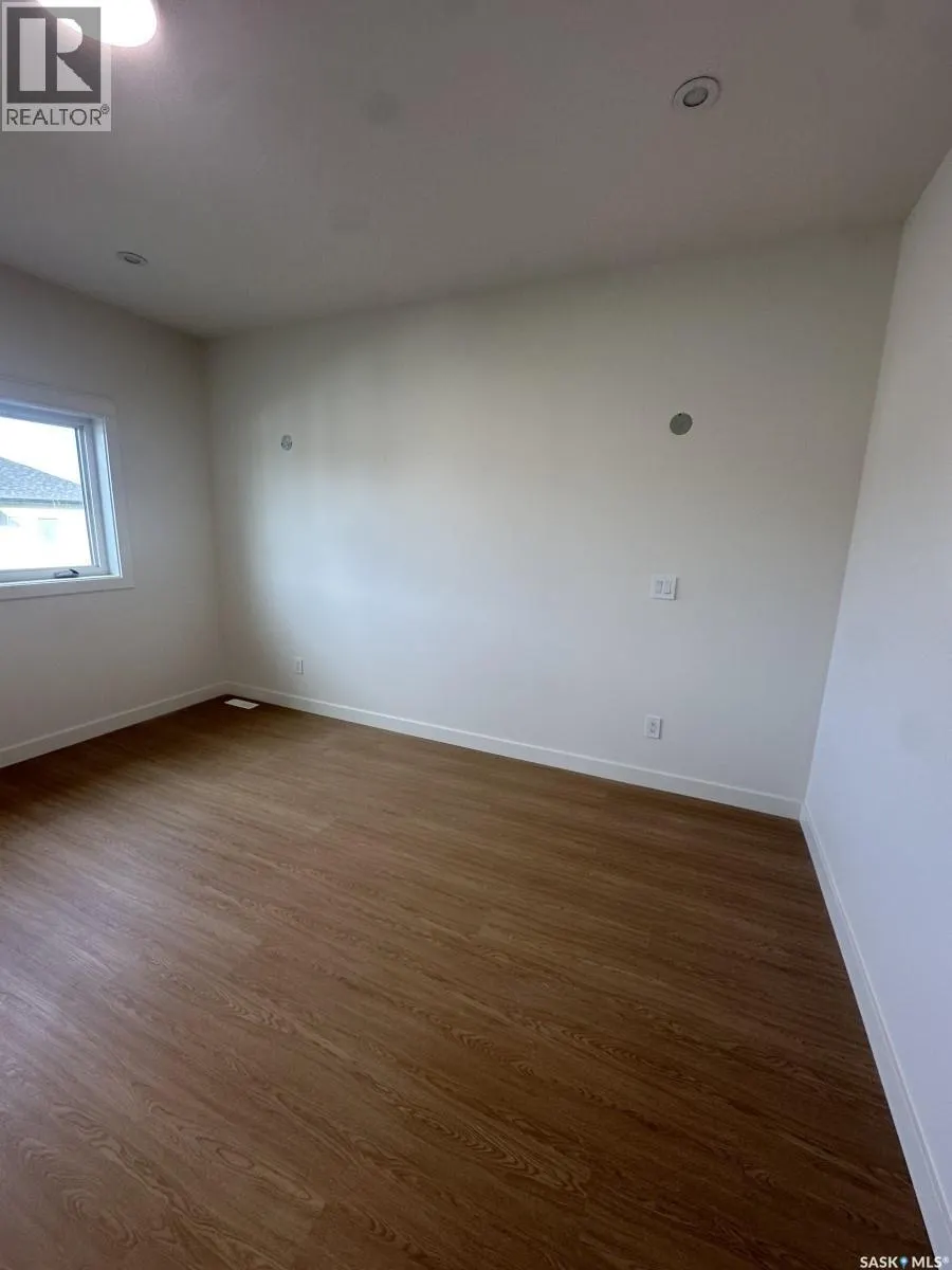 738 Bentley MANOR