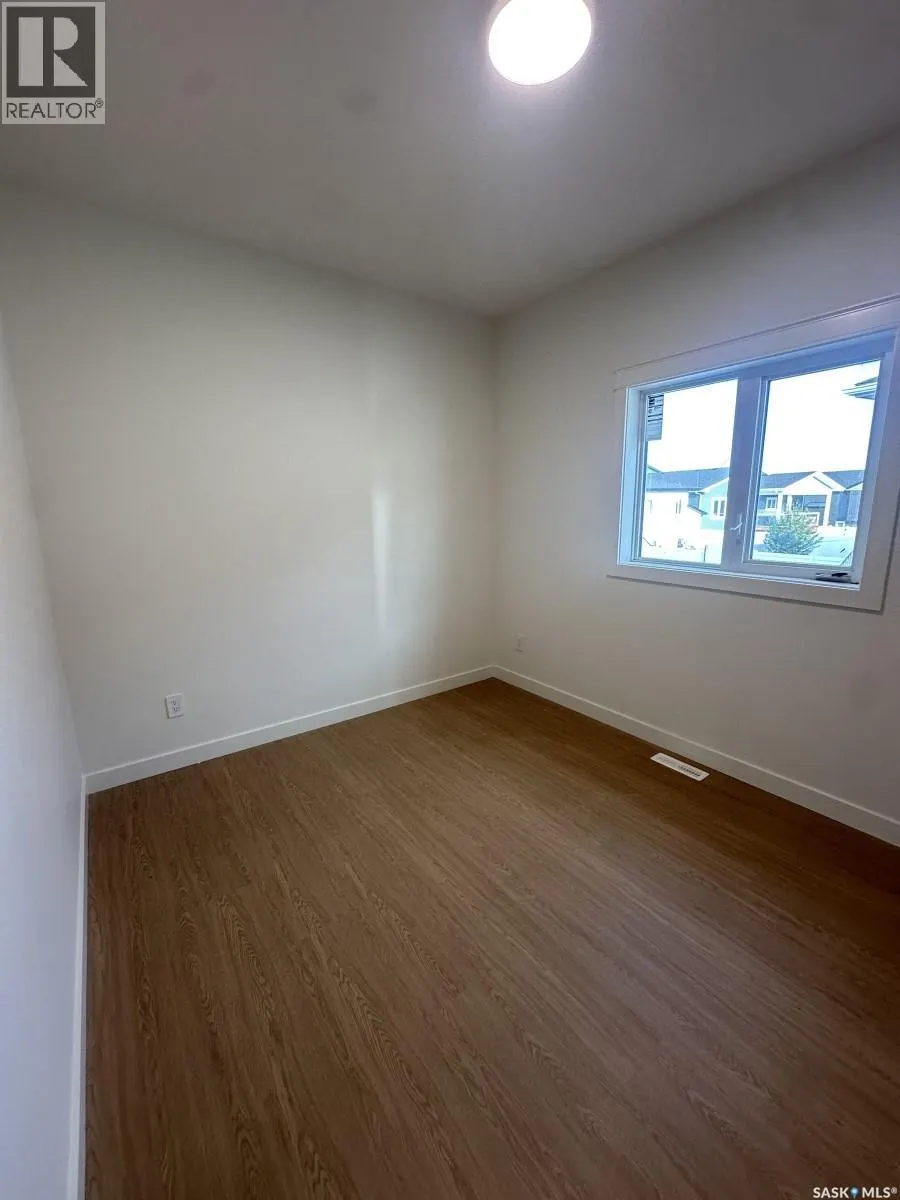 738 Bentley MANOR
