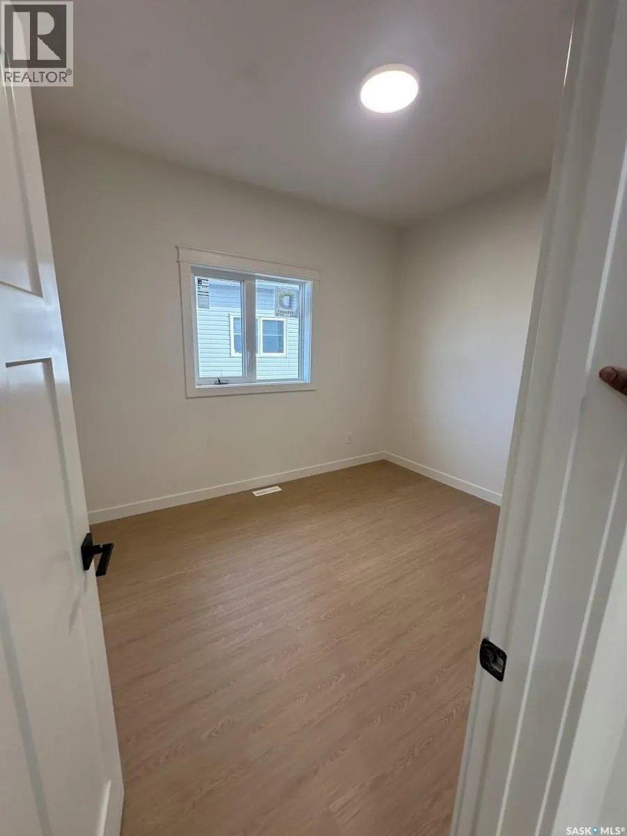 738 Bentley MANOR