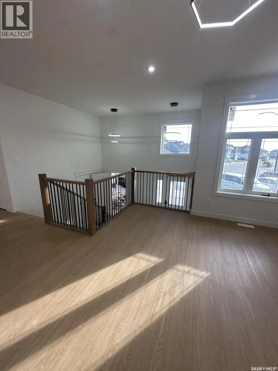 738 Bentley MANOR