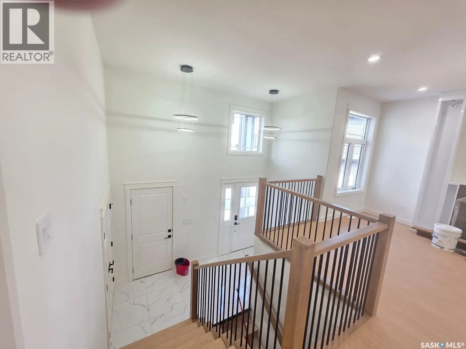 738 Bentley MANOR