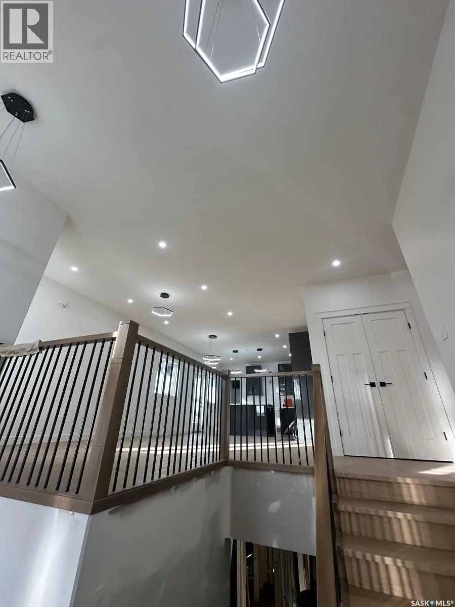 738 Bentley MANOR