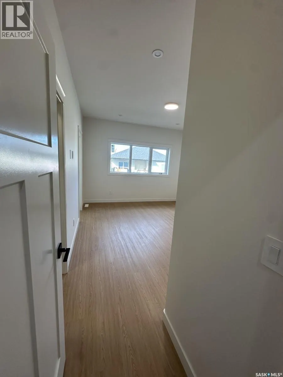 738 Bentley MANOR